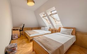 Siera'S Apartment